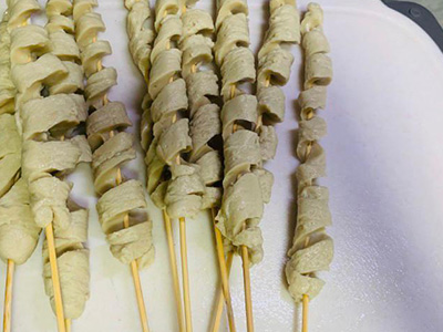 全自動(dòng)面筋成型機(jī)好用嗎？怎么用？